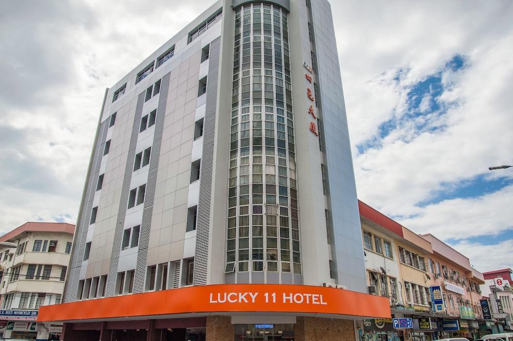 OYO 818 Hotel 11 Kota Kinabalu Exterior foto
