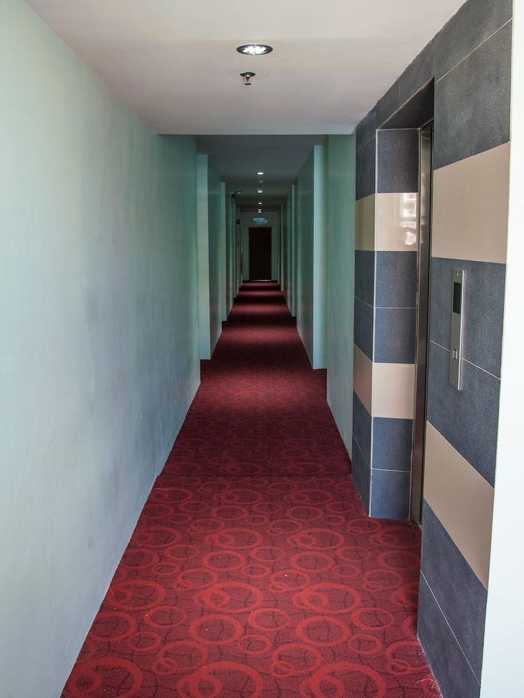 OYO 818 Hotel 11 Kota Kinabalu Exterior foto
